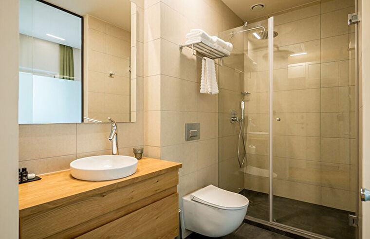 the-schumacher-hotel_ref_detail_1.jpg