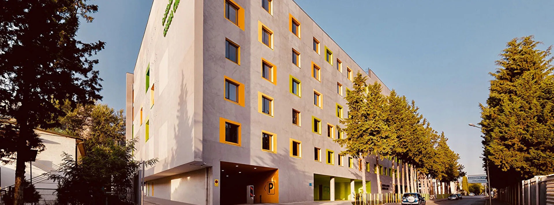1350x500px-Gagua-Clinic-D.jpg